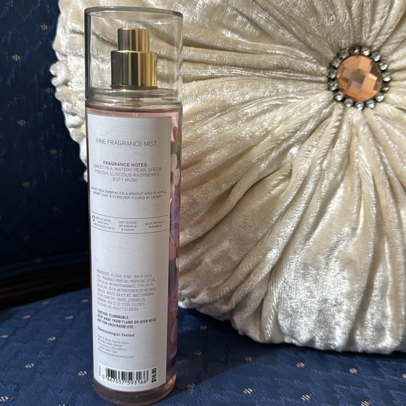 BATH & BODY WORKS SET. . . SWEET PEA SCENT - Picture 4 of 6